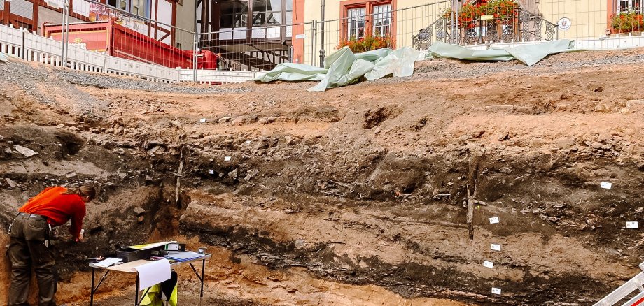 baugrube-marktplatz-archaeologische-funde.jpg