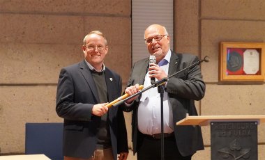 Staffelstabübergabe des Vorsitzenden der Stadtverordnetenversammlung